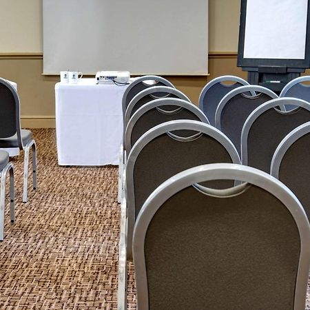 Cresta Court Hotel Altrincham Bagian luar foto